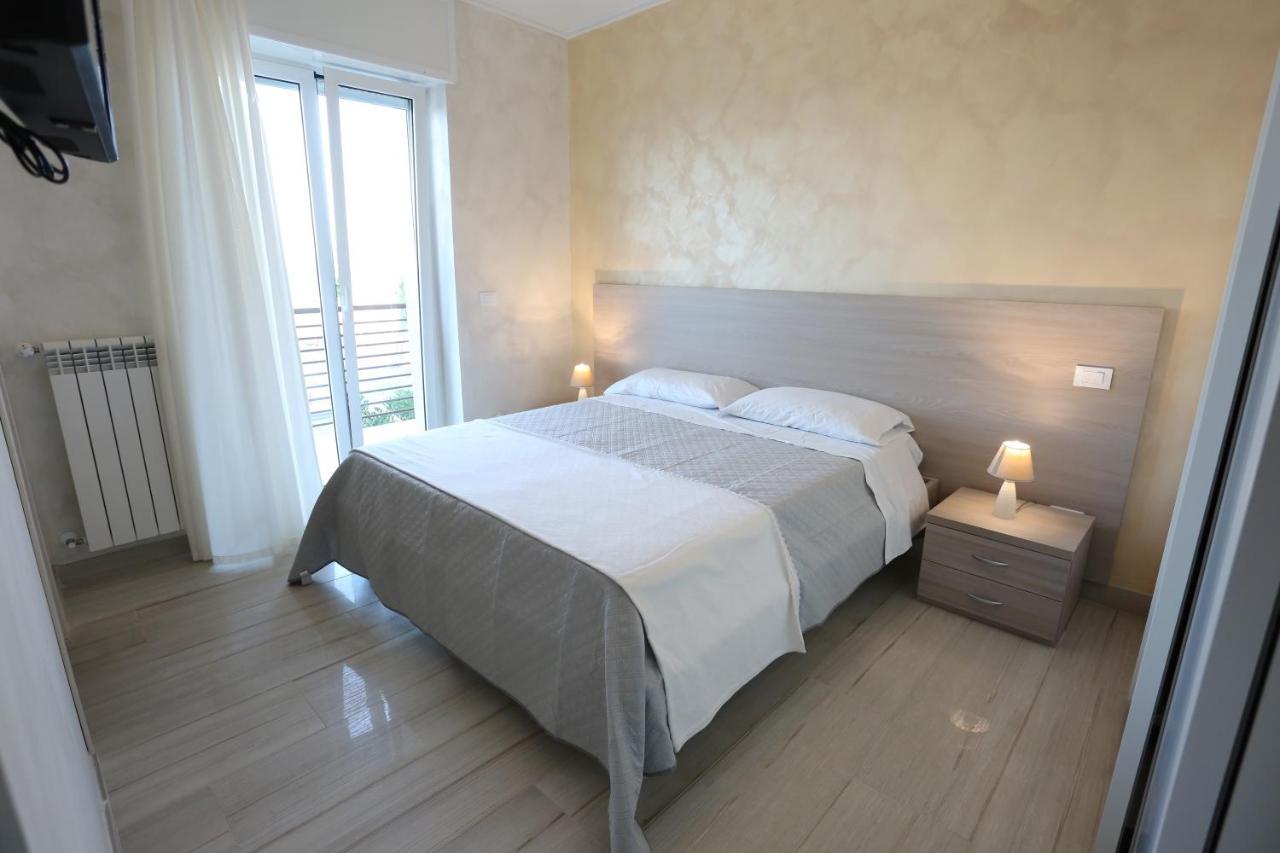 Vista Beb Mare Bed and Breakfast Manfredonia Buitenkant foto